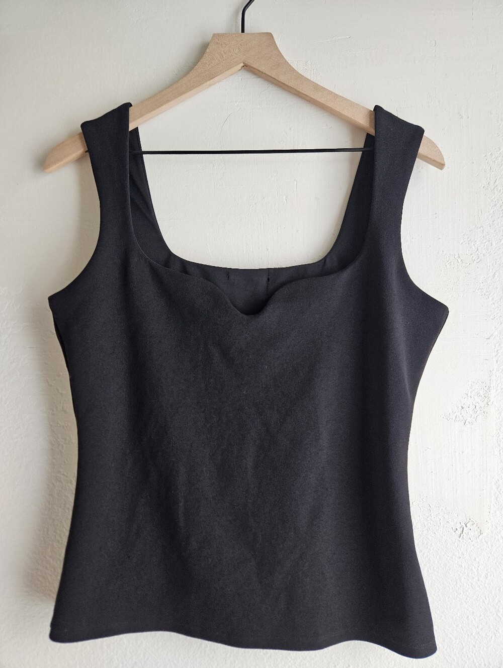 H&M | sweatheart neck top